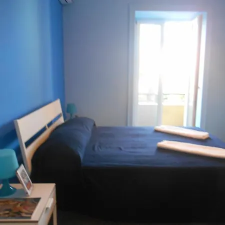 Leggendaria 4* Neapel