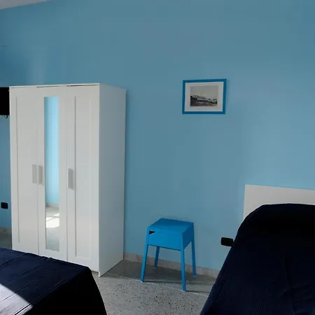 Leggendaria 4* Neapel